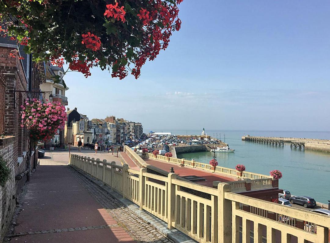 Notre Nid - Grande Terrasse Privee En Bord De Mer, Au Coeur Du Quartier Historique Du Treport ! Wifi Le Tréport Kültér fotó